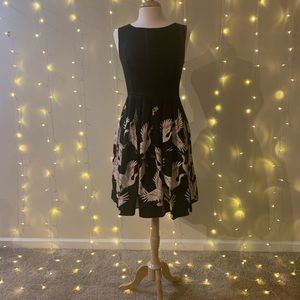 Grace Karin NWT Boatneck Sleeveless Dress Size Medium, Crane Pattern on bottom